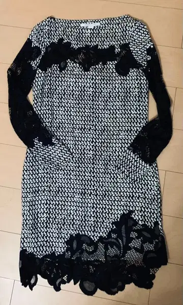 이탈리아제: 레이스 장식이 멋스러운 실크 원피스