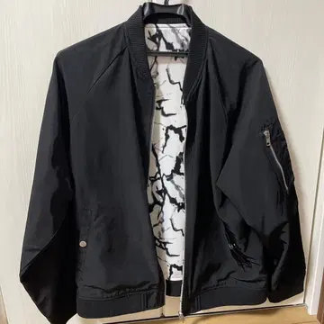 리버서블 봄버 자켓 블랙 화이트