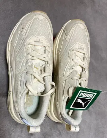 PUMA 정품 미사용 새상품 화이트 스니커즈