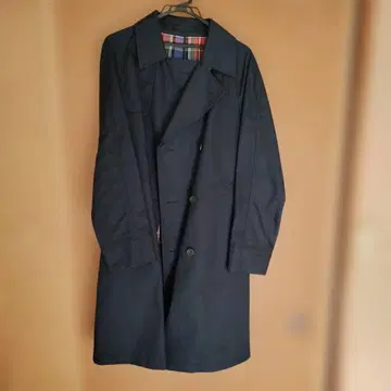 JW 체크 무늬 트렌치코트 네이비