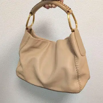 SAZABY 베이지 가죽 핸드백 골드 금장 장식