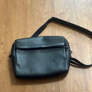 grams(28) 154 City Pack 바디백