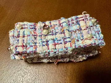 Loulou 트위드 원단 펄 & 스와로브스키 부착 바나나 클립