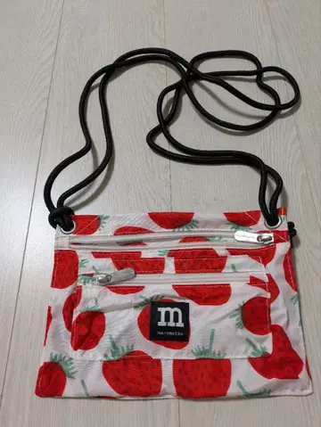 마리메꼬 marimekko 트래블 파우치 만시카 딸기 숄더