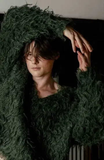 THE TOE Pigalle shaggy Vneck knit