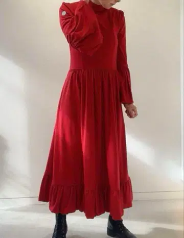 보더스 앳 발코니 롱 원피스 하이넥 벌룬