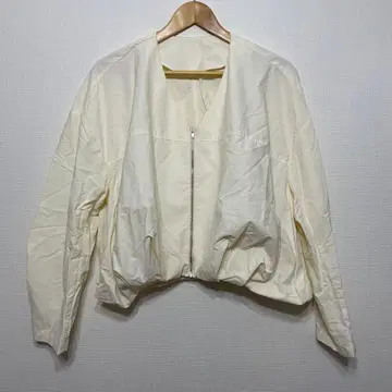 새상품 VIS 아이보리 지퍼 달린 캐주얼 자켓