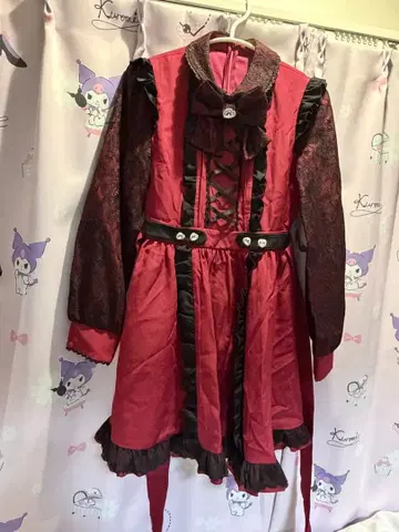 프릴 가득 레이스업 리본 원피스 보르도