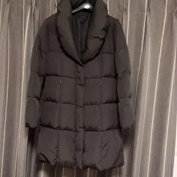 블랙 후드 부착 롱 기장 다운 자켓