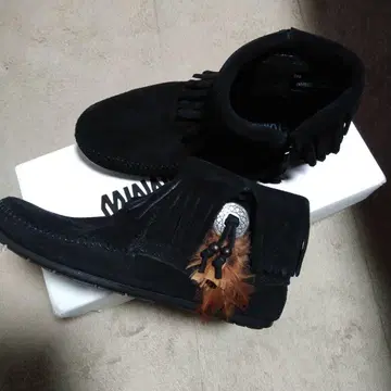 MINNETONKA 미네통카 모카신 부츠 프린지 콘초