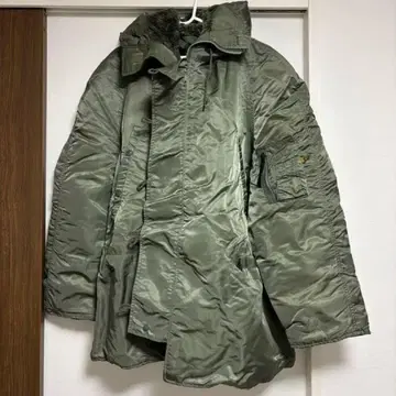 카키 다운 모즈 코트