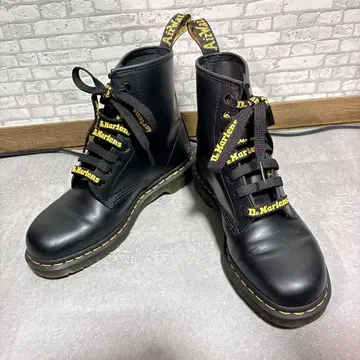 닥터마틴 1460 8홀 부츠