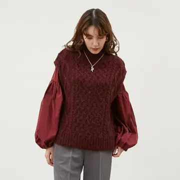 Mila Owen 퍼프 슬리브 케이블 니트 버건디