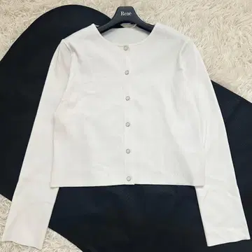 새상품급 2023년 정가 78,000엔 폭시 가디건 포에토 화이트 M