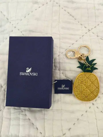 SWAROVSKI 파인애플 키링