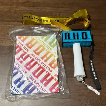 WEST. 응원봉 A.H.O. AHO