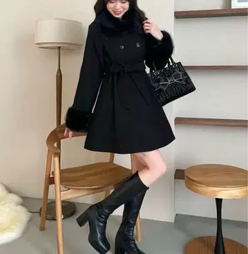 멀티웨이 인조 모피 칼라 플레어 코트 블랙