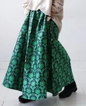 패턴 토르소 안티쿠아 레트로 패턴 플레어 스커트 완판템
