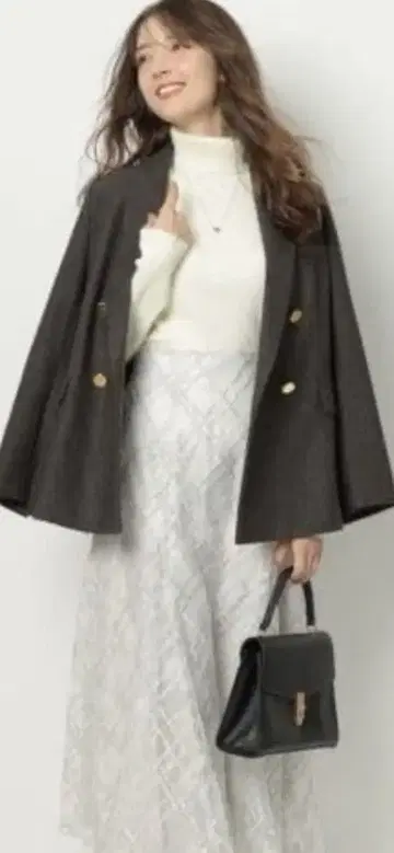 아푸와이저 리셰 몰 자수 플레어 스커트