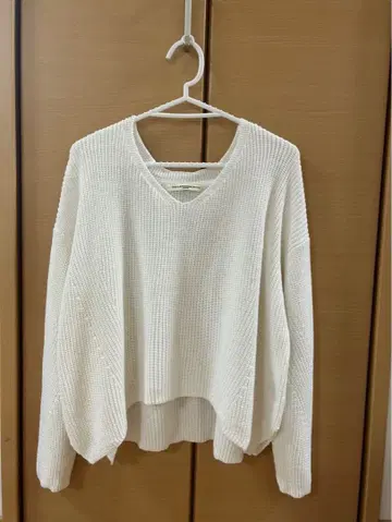 개럴개런트 V넥 스웨터 니트