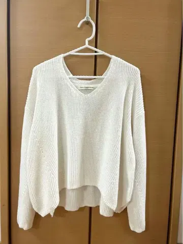 개럴개런트 V넥 스웨터 니트