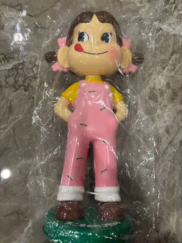 페코짱 피규어 핑크 오버롤