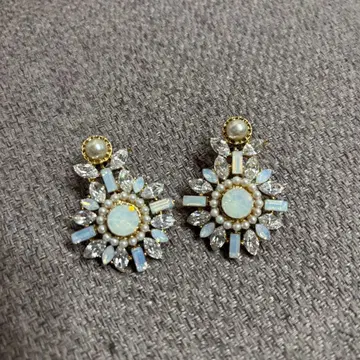 엘레강트한 꽃 디자인 귀걸이