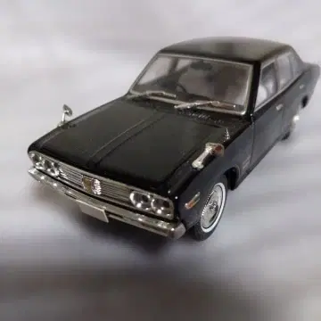 블랙 미니카 상세 디자인 (NISSAN Cedric)