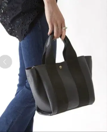 LE TALON 테이프 핸들 엠보 가죽 백