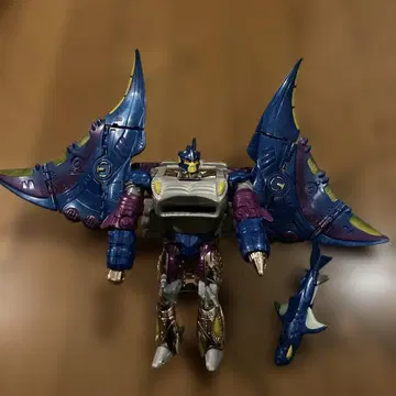 트랜스포머 물고기형 로봇 피규어