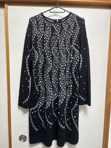 블랙 도트 무늬 긴팔 튜닉 코시노 히로코