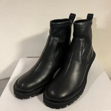 PIPPICHIC 블랙 가죽 사이드 고어 부츠