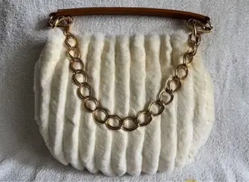 크리스마스 세일 중 새상품급 긴자 카네마츠 화이트 퍼 핸드백