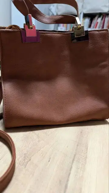 브라운 가죽 숄더백