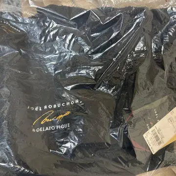 택 포함 새상품 젤라피케 x 로브숑 풀오버