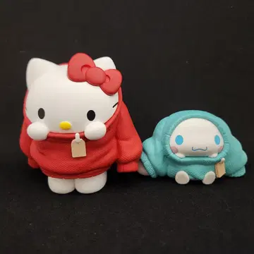 PERIHAPI! 옷 갈아입는 중 헬로키티 시나모롤