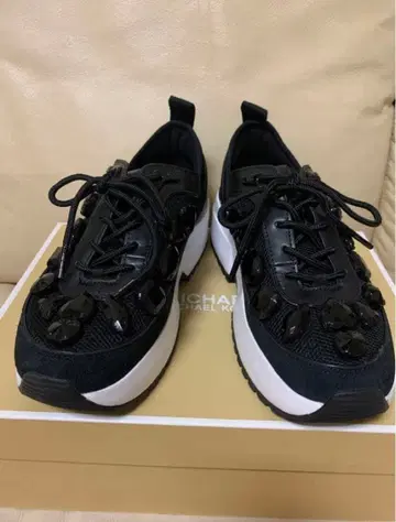 마이클코어스 CHAPLIN 스니커즈