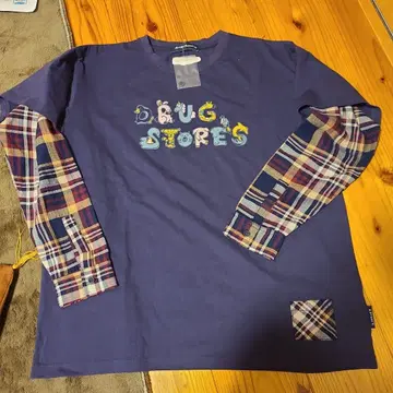드럭 스토어즈 2025년 레이어드 스타일 티셔츠