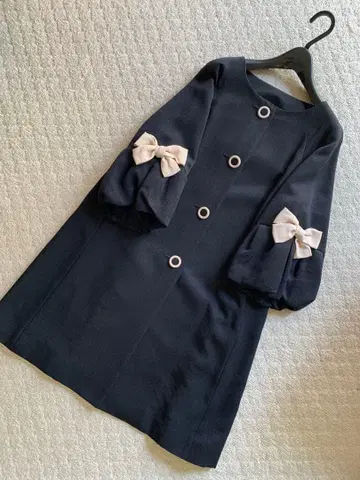 새상품급 리본 포함 볼륨 소매 A라인 코트