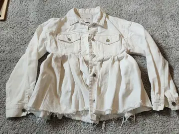 클레인 화이트 데님 자켓 사이즈 1 안쪽 자수 있음