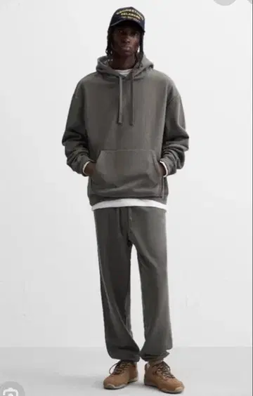 새상품 ZARA 맨투맨 셋업