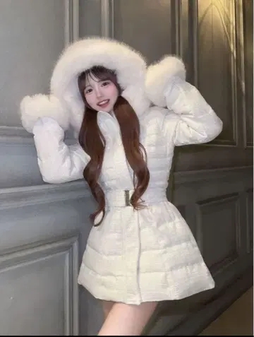 다리치 레이디 미디 트위드 다운 코트 화이트