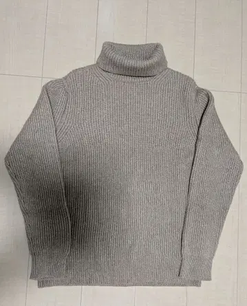 AURALEE 오라리 터틀넥 니트