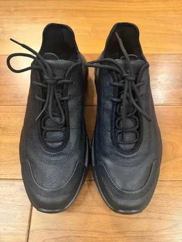 블랙 스니커즈 로우컷