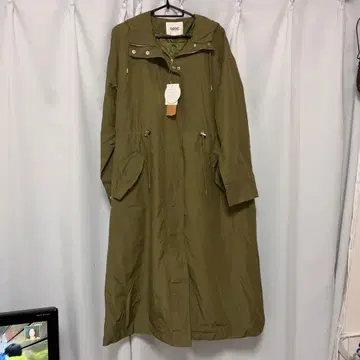 새상품 택 포함 OZOC 후드 부착 롱 코트 올리브 카키 모즈 코트
