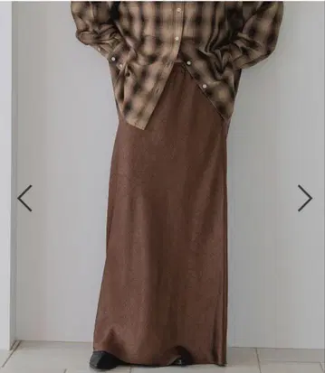 로리즈팜 스트레치 새틴 스커트 L 사이즈