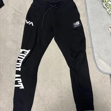RVCA 에버라스트 블랙 스웨트 팬츠