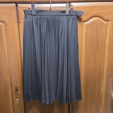 NATURAL BEAUTY 블랙 플리츠 스커트 38