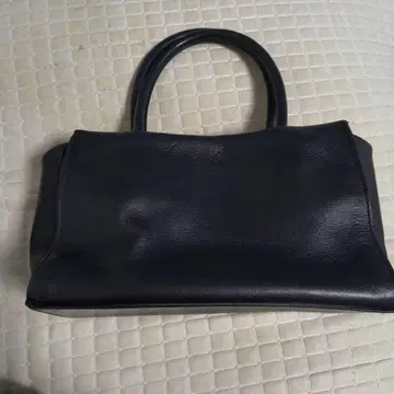 긴자 카네마츠 블랙 가죽 핸드백