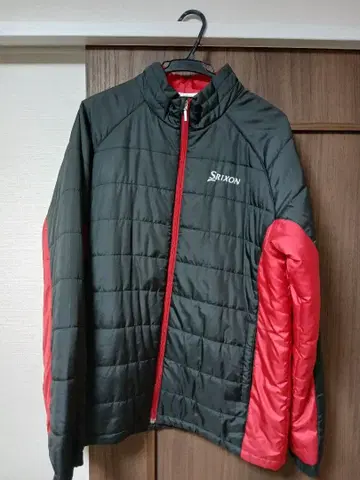 SRIXON 퀼팅 자켓 블랙/빨간색